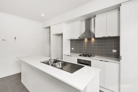 11 Greenhaven Dr, Greenvale, VIC 3059