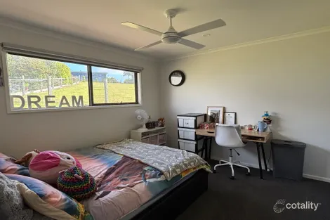 Property photo of 7 Hakea Court Mallacoota VIC 3892