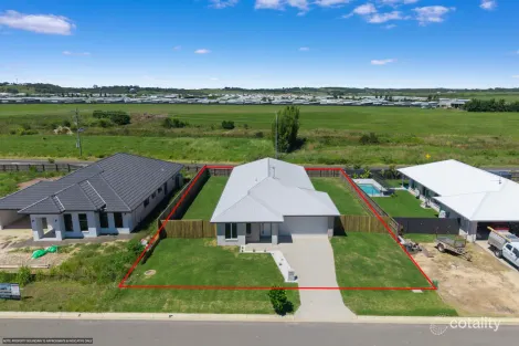 10 Hovea Cct, Nikenbah, QLD 4655