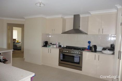 Property photo of 5 Ayesha Rise Pakenham VIC 3810