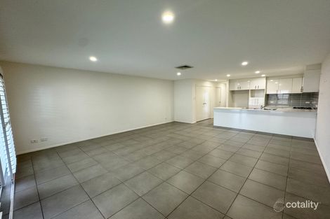 Property photo of 2/17-19 Natasha Place Woongarrah NSW 2259