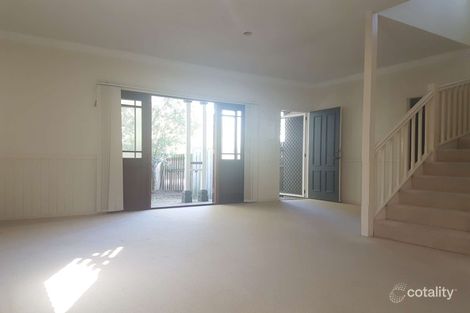 Property photo of 1/7 Rosina Street Kangaroo Point QLD 4169