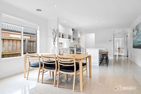 Property photo of 21 Madisson Crescent Carrum Downs VIC 3201