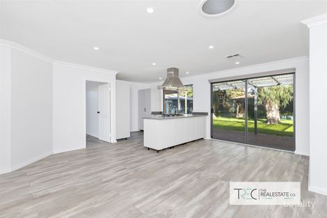 Property photo of 4 Kensington Court Cooloongup WA 6168