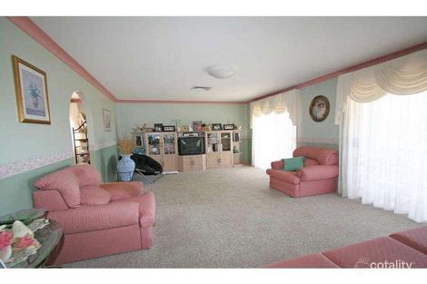 Property photo of 6 Hermitage Circle Cessnock NSW 2325