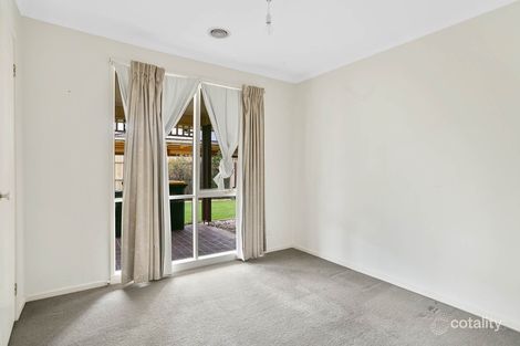 10 Louise Ct, Skye, VIC 3977