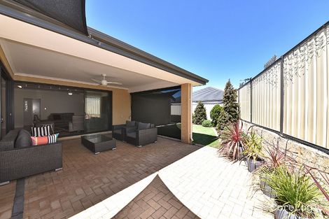 Property photo of 6 Shiralee Bend Carramar WA 6031