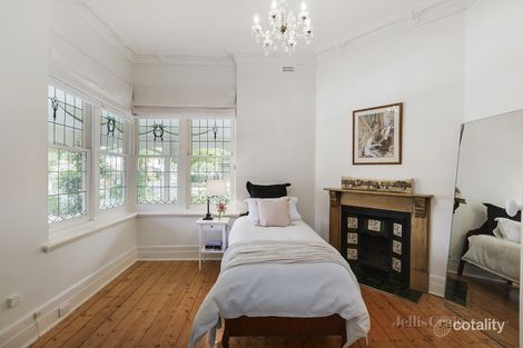 Property photo of 99 Windsor Crescent Mont Albert VIC 3127
