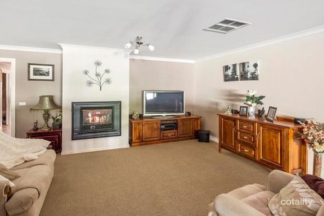 Property photo of 17 Amara Way Kangaroo Flat VIC 3555