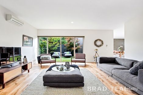 Property photo of 17/4-12 Fisher Parade Ascot Vale VIC 3032