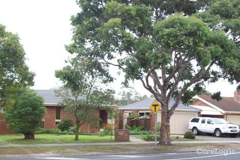 Property photo of 4 James Cook Drive Endeavour Hills VIC 3802