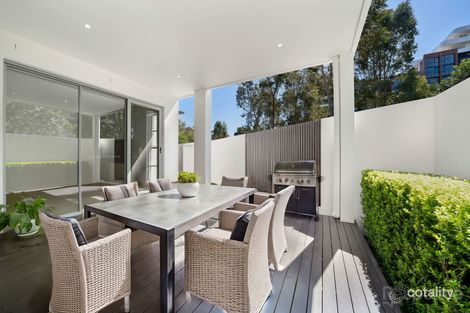 Property photo of 16 Lakeside Crescent Norwest NSW 2153