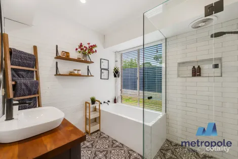 Property photo of 6 Cliveden Close Narre Warren South VIC 3805