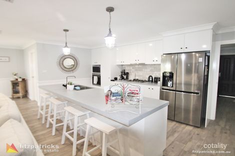 Property photo of 20 Jimberoo Loop Gobbagombalin NSW 2650