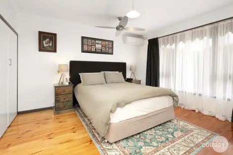 Property photo of 16 Montgomery Street Wendouree VIC 3355