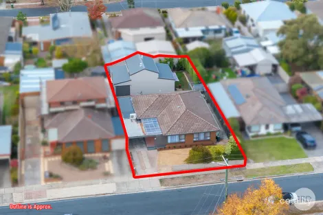 Property photo of 16 Montgomery Street Wendouree VIC 3355