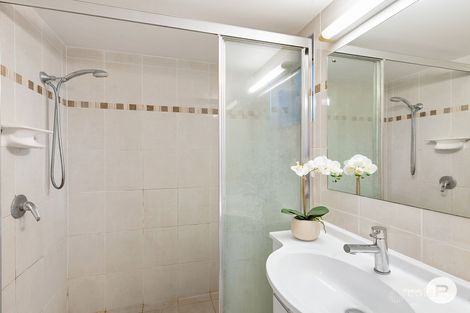 Property photo of 4/96 Norman Crescent Norman Park QLD 4170