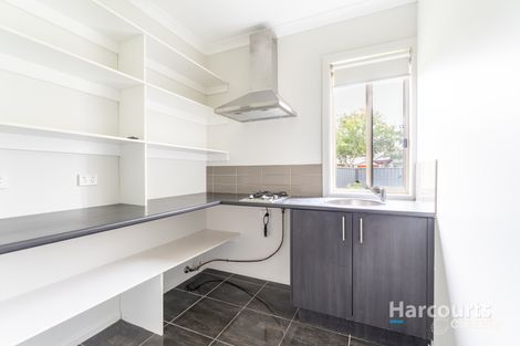 Property photo of 9 Emmetts Mews Deer Park VIC 3023
