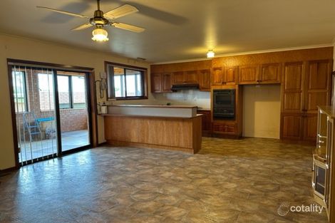 Property photo of 10 Hopkins Way Meadow Heights VIC 3048