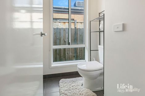 Property photo of 80 Bensonhurst Parade Point Cook VIC 3030