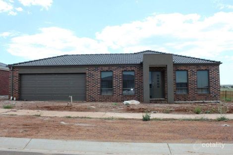 26 Peter Pan Cres, Kurunjang, VIC 3337