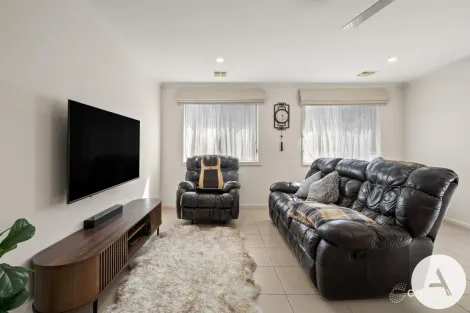 Property photo of 6 Dymphna Place Franklin ACT 2913
