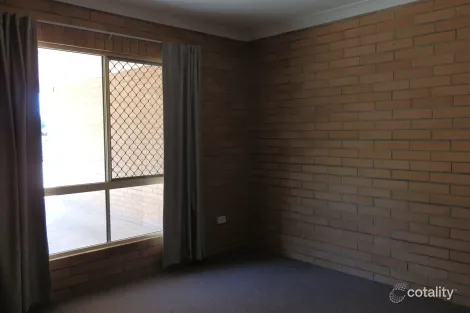 Property photo of 2/24 Statesman Drive Emerald QLD 4720
