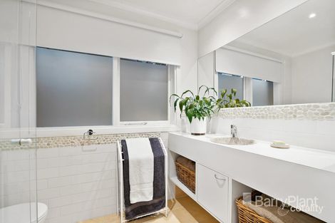 Property photo of 3 Orbel Court Eltham VIC 3095