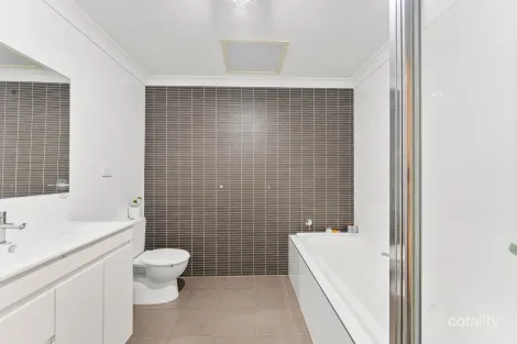 Property photo of 15A Cascade Circuit Albion Park NSW 2527