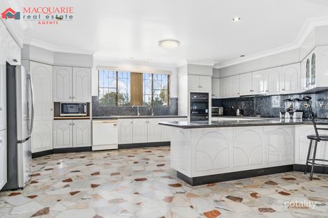 Property photo of 54 Weeroona Road Edensor Park NSW 2176