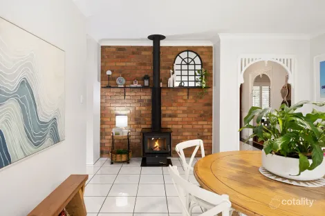 Property photo of 48 Fifth Avenue Barellan Point QLD 4306