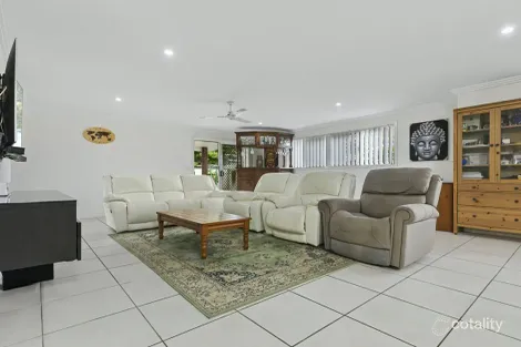 Property photo of 6 Sinclair Place Ningi QLD 4511
