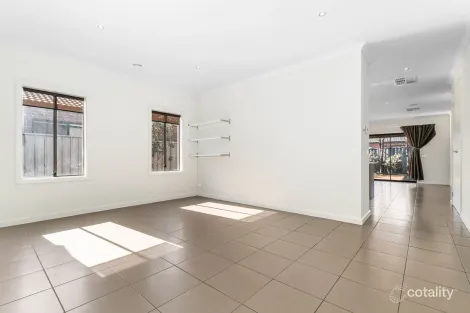Property photo of 27 Ardent Crescent Cranbourne East VIC 3977