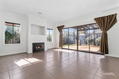 Property photo of 27 Ardent Crescent Cranbourne East VIC 3977