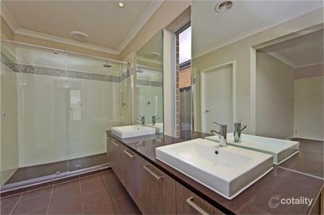 Property photo of 17 Sotiria Way Clyde North VIC 3978