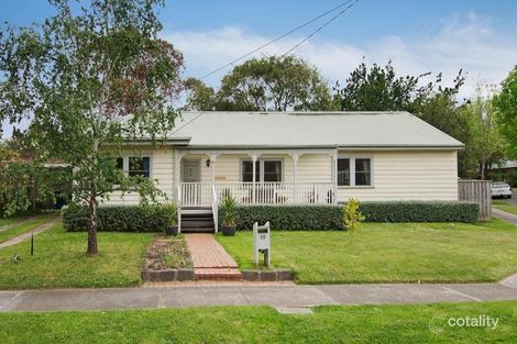 19 Rosstrevor Cres, Mitcham, VIC 3132