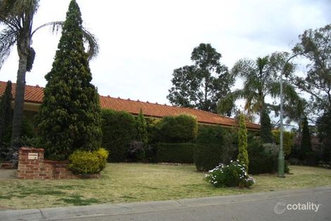 1 Newark Pl, St Clair, NSW 2759