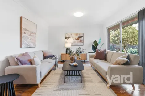 3/6 Bridges Rd, Melville, WA 6156