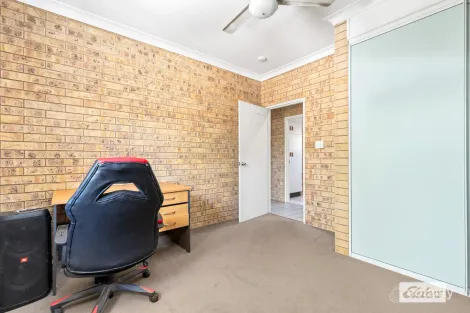 Property photo of 27 Martin Place Emerald QLD 4720
