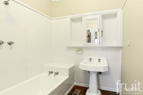 Property photo of 35 Oxford Street Whittington VIC 3219