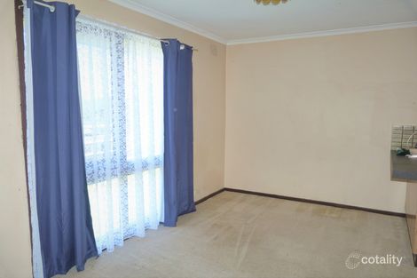 Property photo of 23 Rossiter Avenue Endeavour Hills VIC 3802