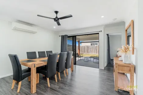 Property photo of 17 Sailaway Circuit Eli Waters QLD 4655