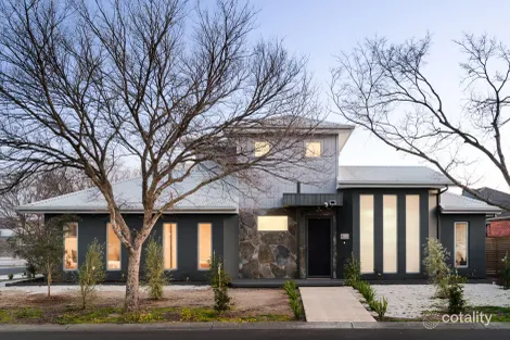2 Stradbroke Gdns, Caroline Springs, VIC 3023