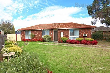 Property photo of 11 Fernberg Place Melton West VIC 3337