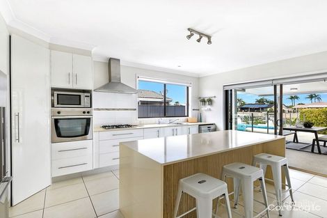 Property photo of 9 Girua Avenue Runaway Bay QLD 4216