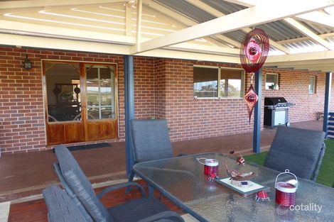 Property photo of 4 Carter Road York WA 6302