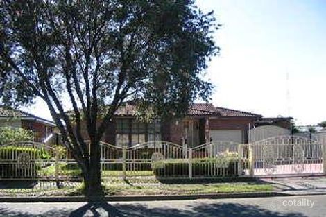 1 Glenroy Cres, St Johns Park, NSW 2176