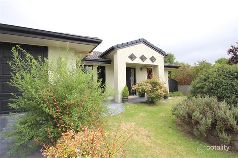 54 East St, Tenterfield, NSW 2372