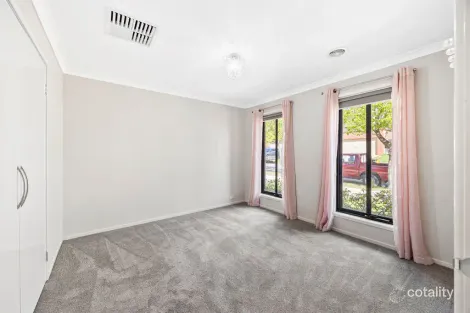 Property photo of 13 Sheehan Court Ballarat East VIC 3350