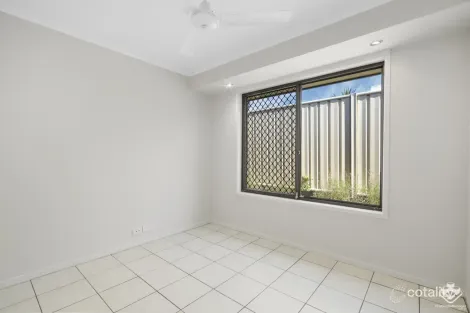 Property photo of 23 Staydar Crescent Meadowbrook QLD 4131